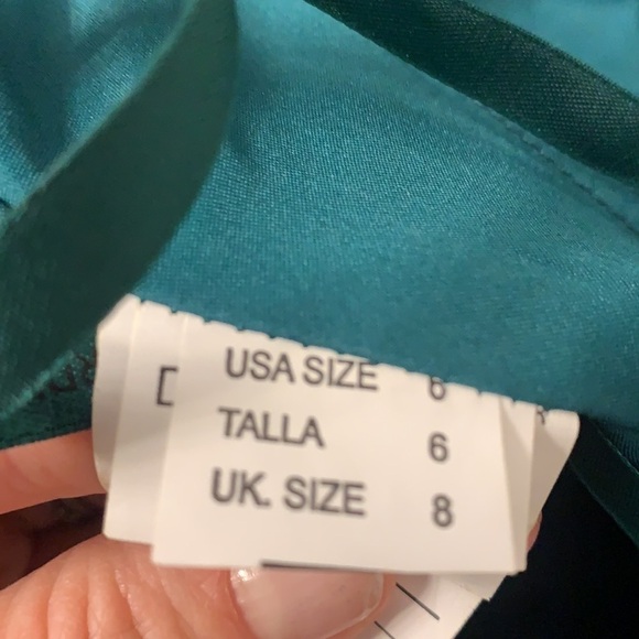 Mori Lee style 21551 Size 6 Emerald green maxi chiffon bridesmaid party formal - Picture 3 of 9